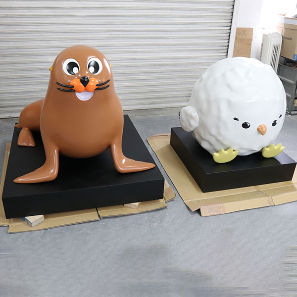 内閣官房　「りゃんこちゃん」「アルバちゃん」大型フィギュア